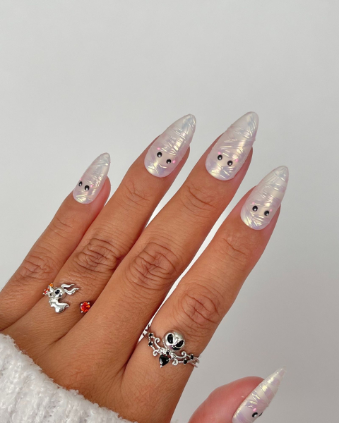 chrome mummy nail art for halloween by nailartbyjen